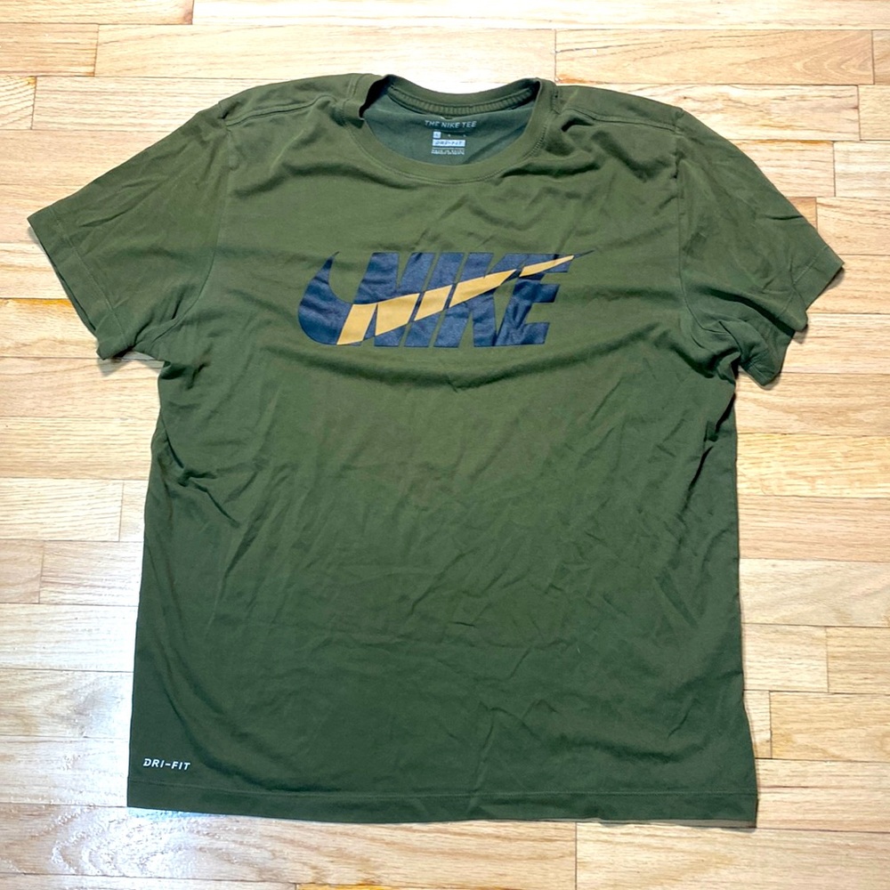 Men’s Nike dri-fit olive green t shirt large